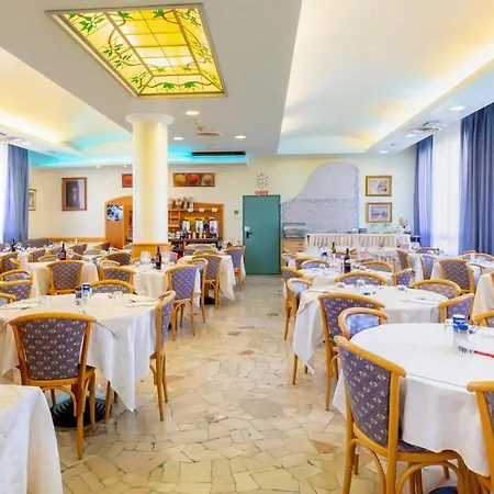 Harrys Hotel 3*